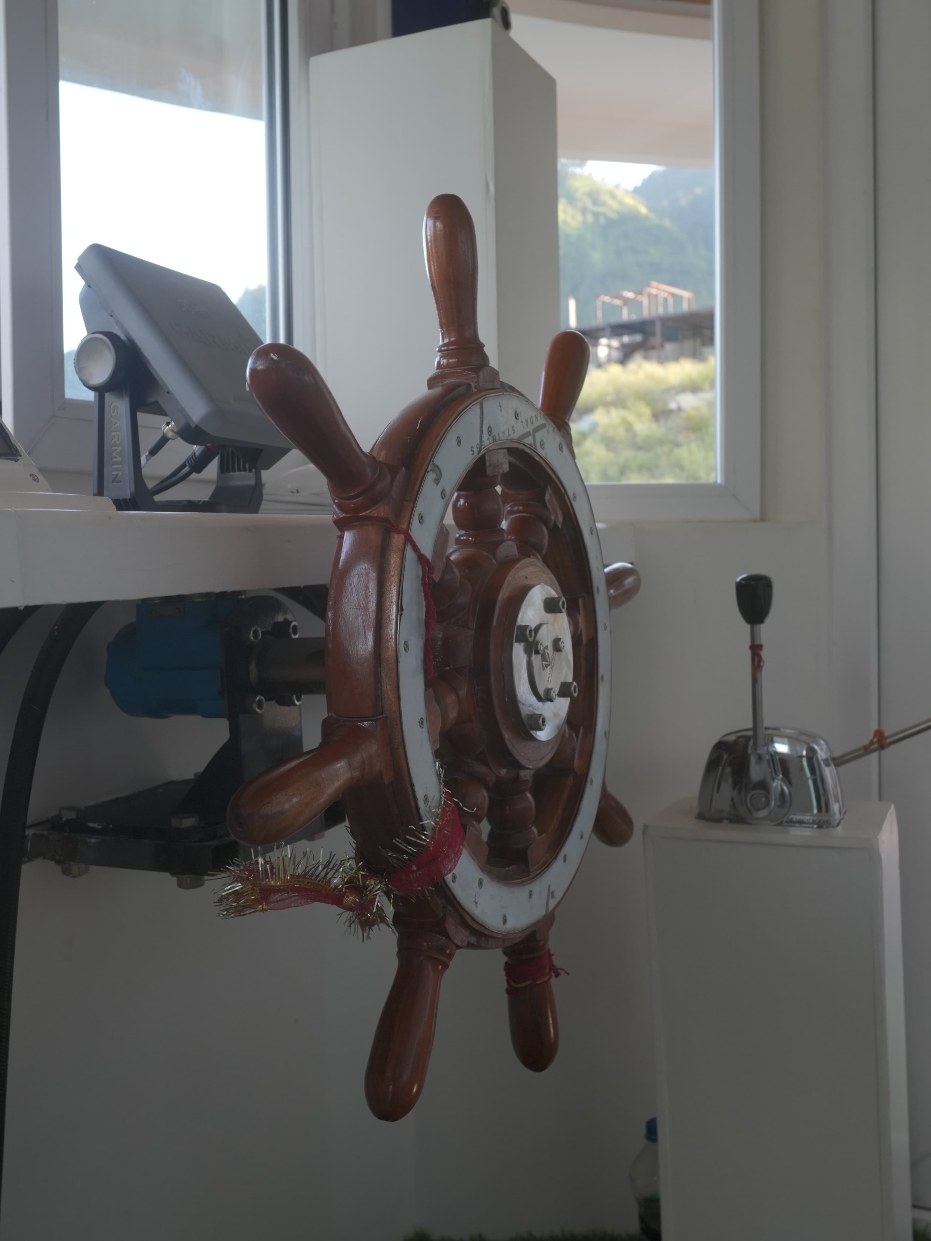Navigation Helm & Lounge