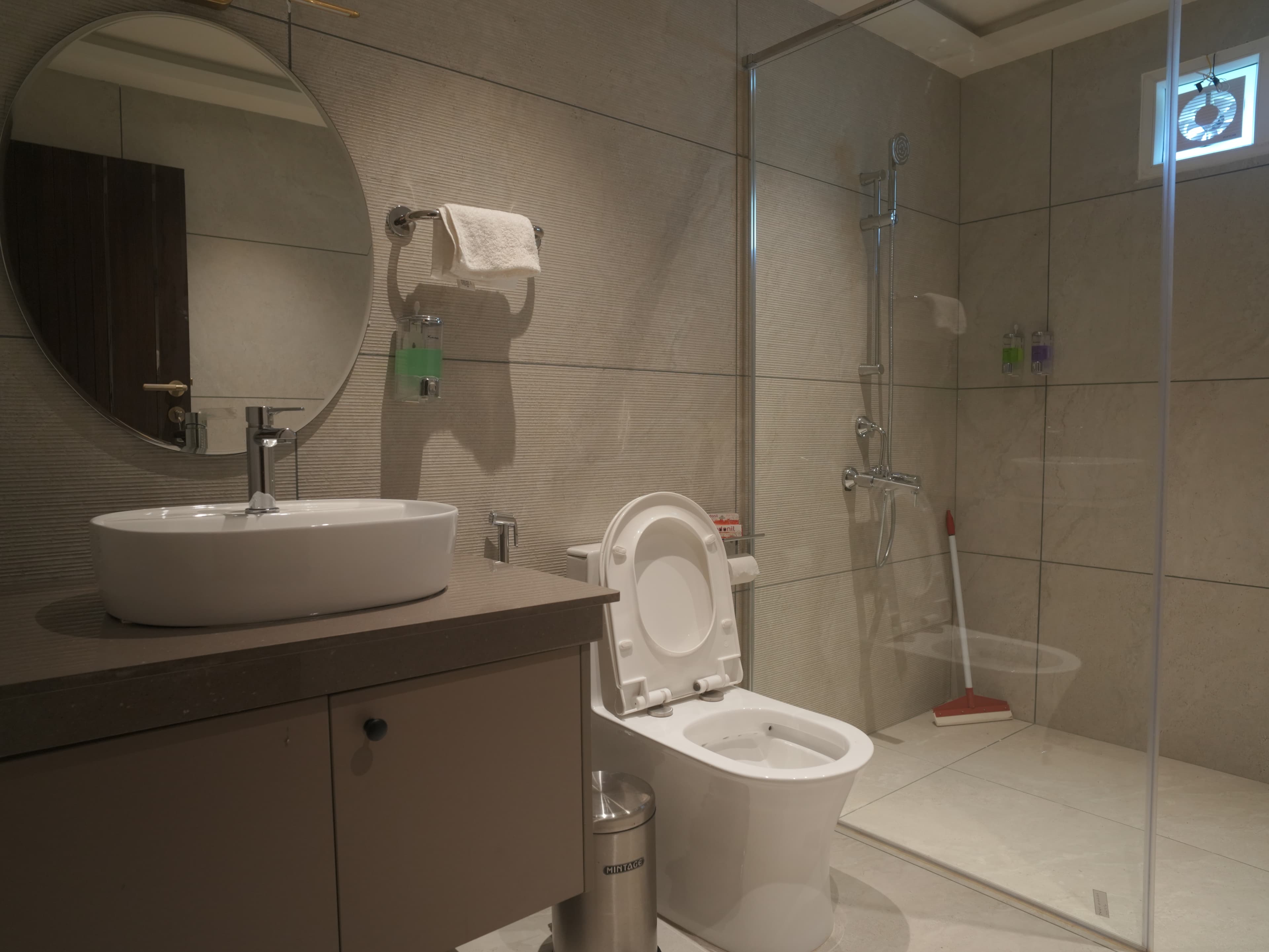 Panoramic Soaking Tub